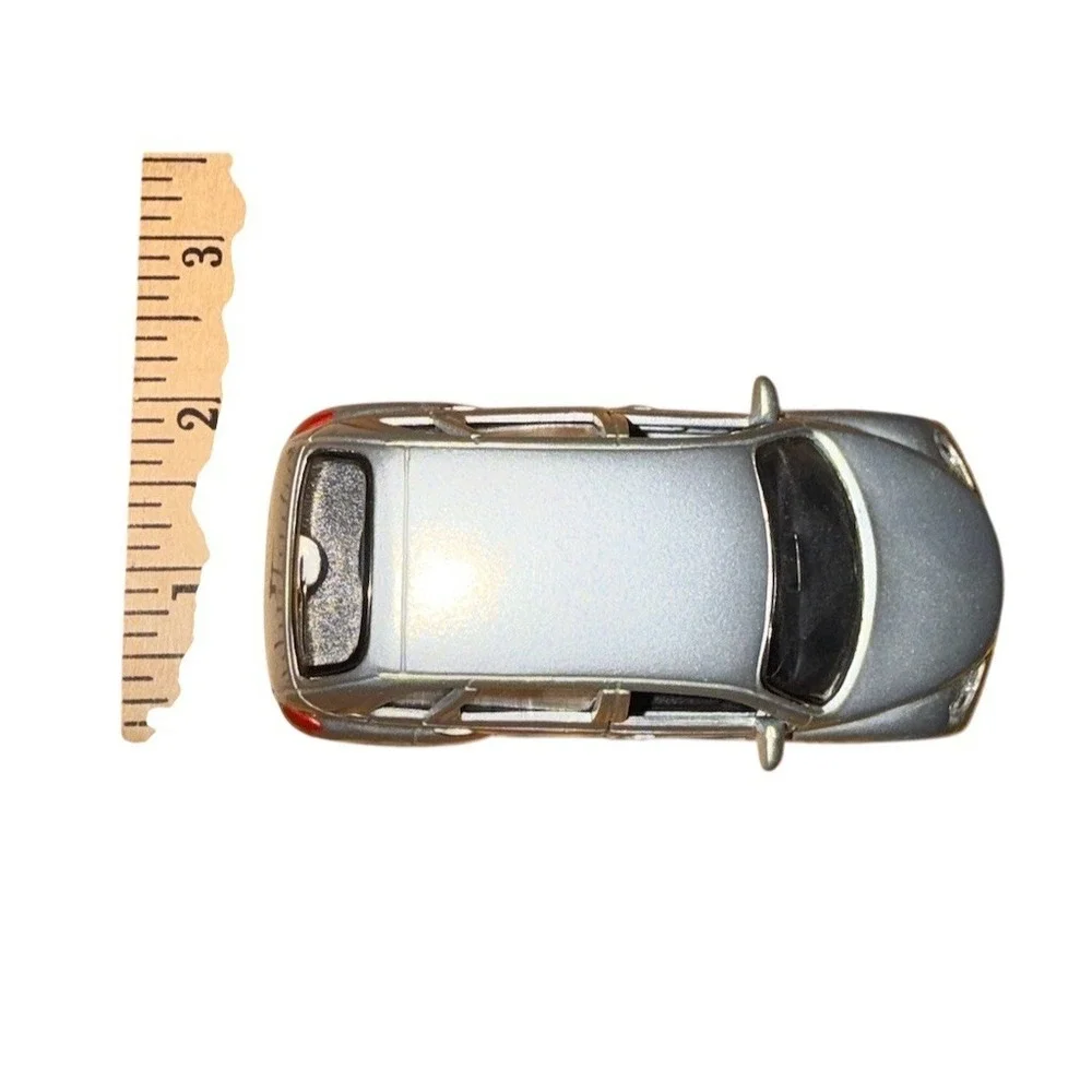 Maisto Chrysler GT Cruiser‎ Diecast Model Car Silver 1:39 Opening Doors